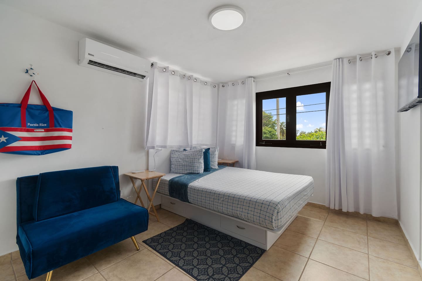 Gaviota apartment bedroom with queen bed