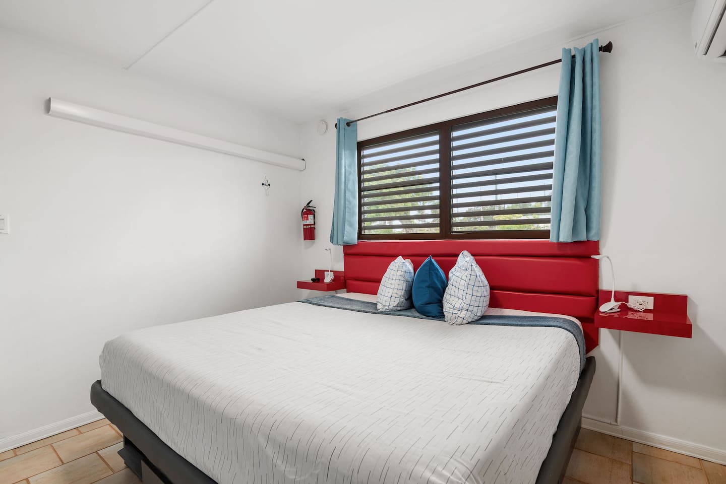 Pelican apartment living space